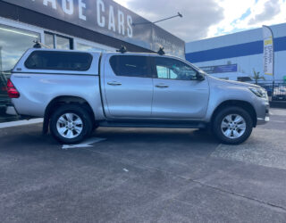 2020 Toyota Hilux SR5 TD DC 2.8DT image 300071