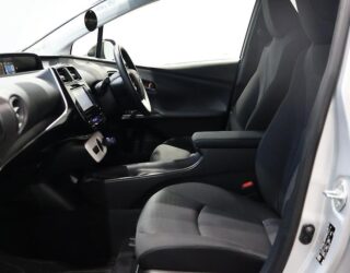 2018 Toyota Prius S Model, Cruise Control & Lane Departure Warning image 303105