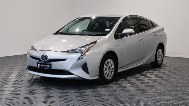2018 Toyota Prius S Model, Cruise Control & Lane Departure Warning image 303099
