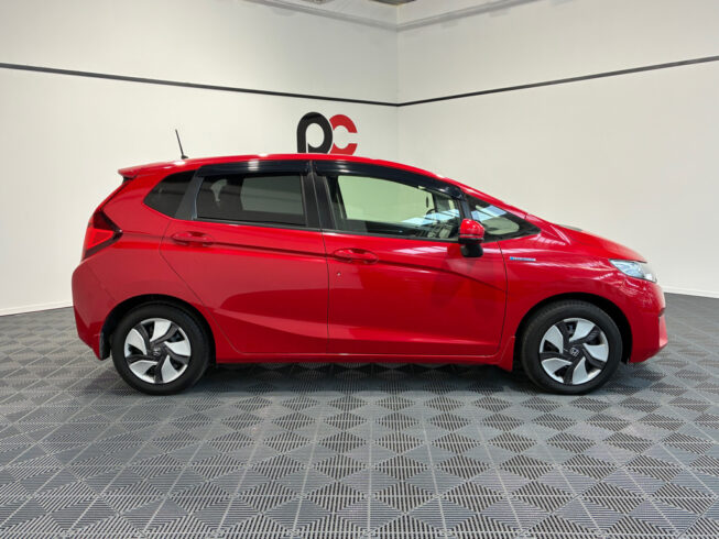 2014 Honda Fit Hybrid F-Package Low KMS image 302326