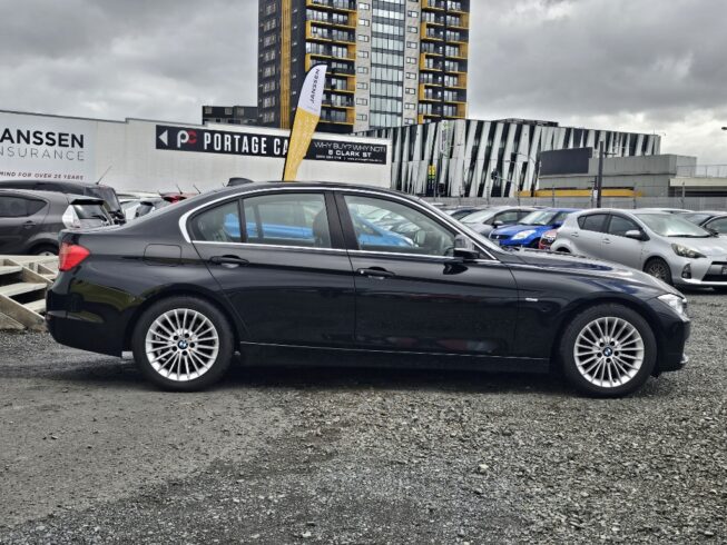 2013 Bmw 3 Series Luxury, Low KMs image 300784