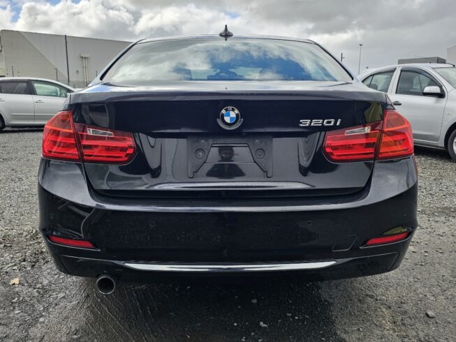2013 Bmw 3 Series Luxury, Low KMs image 300785