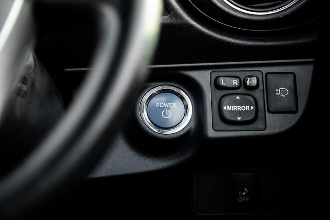 2012 Toyota Aqua G model , Push Start, Reverse Camera image 300099