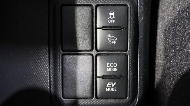 2017 Toyota Aqua S Model, Push Start, Low KMS image 318183