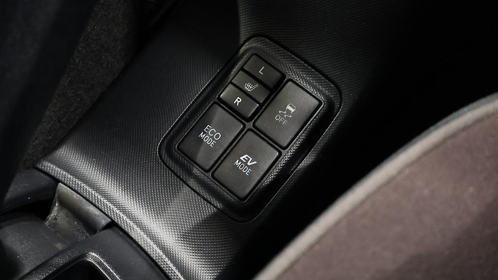 2014 Toyota Aqua G Model, Push Start, Reverse camera, Cruise Control image 312710