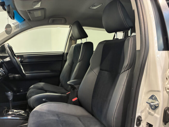 2014 Toyota Corolla Hybrid G Aero Tourer WxB Push Start image 303072