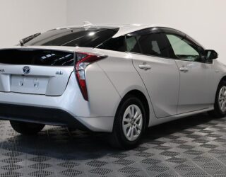 2018 Toyota Prius S Model, Cruise Control & Lane Departure Warning image 303100