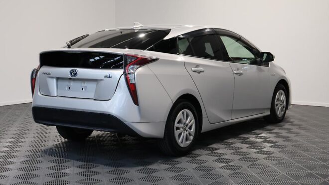 2018 Toyota Prius S Model, Cruise Control & Lane Departure Warning image 303100