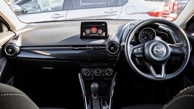 2017 Mazda Demio 13S Push Start, Reverse camera image 302026