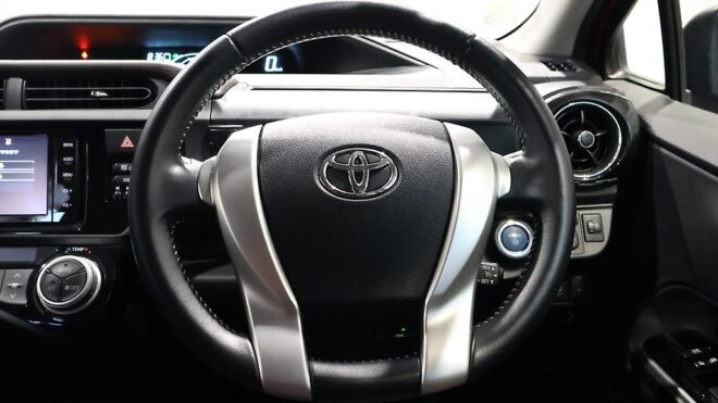 2014 Toyota Aqua G Model, Push Start, Reverse camera, Cruise Control image 312704