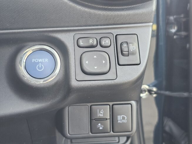 2017 Toyota Aqua S Model, Push Start, Low KMS image 299739