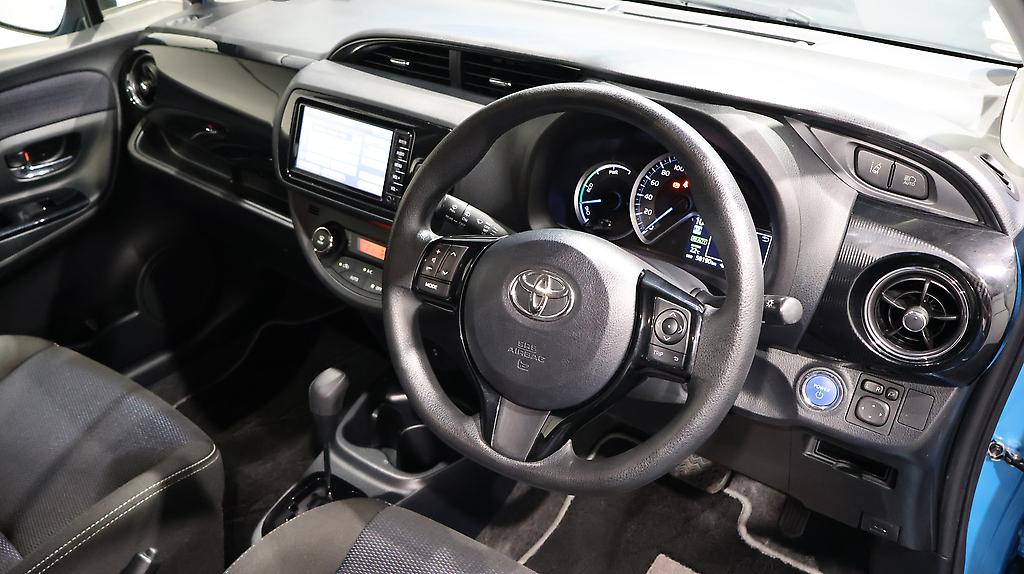 2018 Toyota Vitz Hybrid F Safety Edition, Push Start image 317013