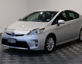 2014 Toyota Prius S Model, Low KMS, Alloy Wheels image 302840