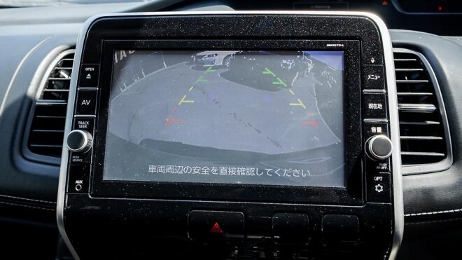 2017 Nissan Serena Highwaystar V Selection Hybrid, Dual Power Sliding Doors image 310701