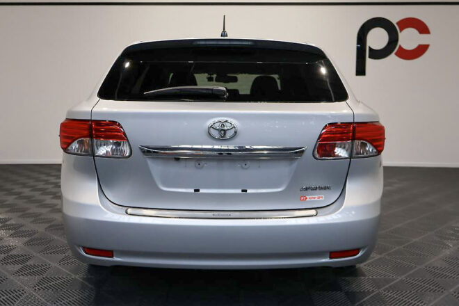 2013 Toyota Avensis Wagon Li image 303325