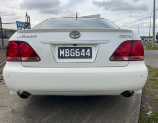 2004 Toyota Crown Athlete, Lowered on 18s image 301695