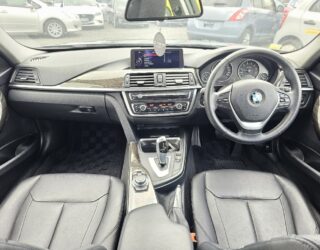 2013 Bmw 3 Series Luxury, Low KMs image 300796