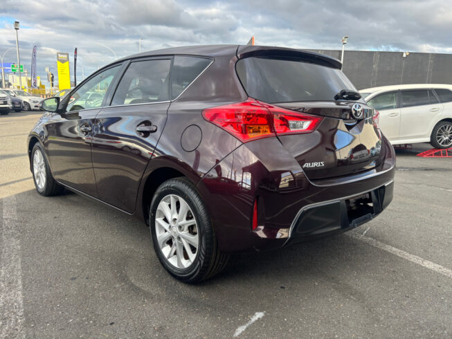 2014 Toyota Auris 150X Blackish Lounge image 299846