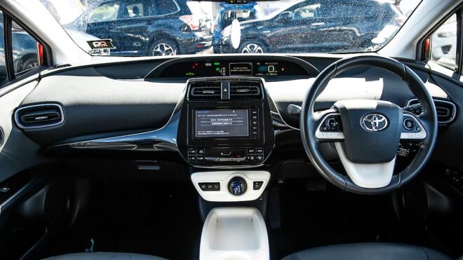 2016 Toyota Prius A Touring Selection, Top G Spec image 300172