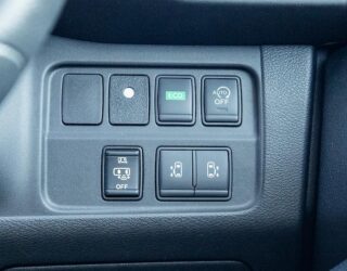 2017 Nissan Serena Highwaystar V Selection Hybrid, Dual Power Sliding Doors image 310697