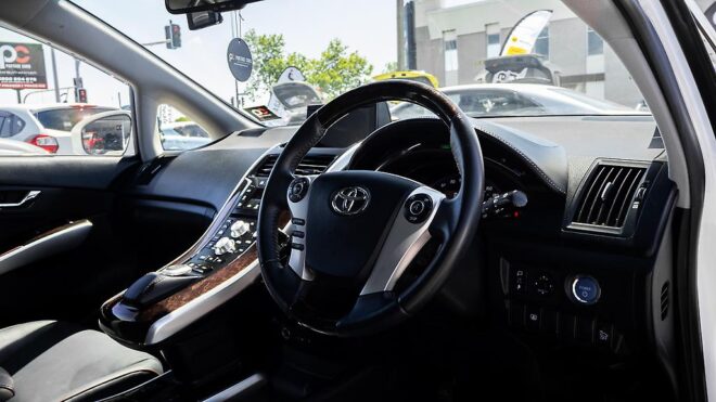 2014 Toyota Sai G Model, Reverse camera, Heated seats , image 308605