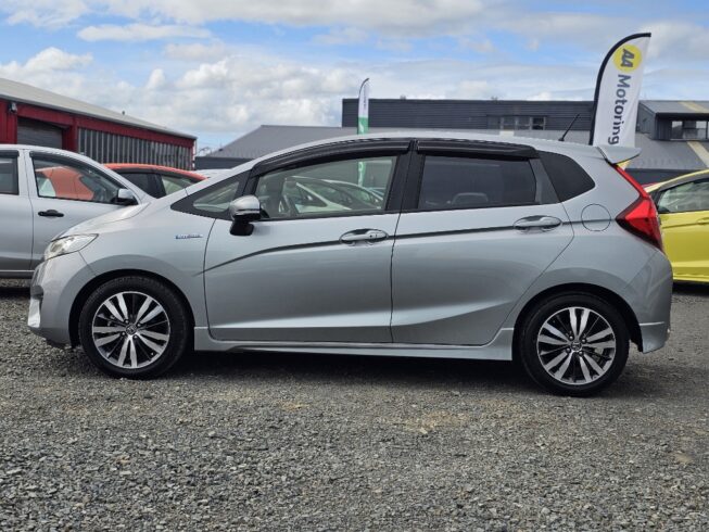 2014 Honda Fit Hybrid S-Package image 299796