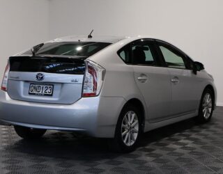 2014 Toyota Prius S Model, Low KMS, Alloy Wheels image 302842