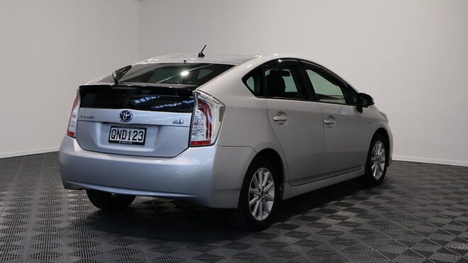 2014 Toyota Prius S Model, Low KMS, Alloy Wheels image 302842
