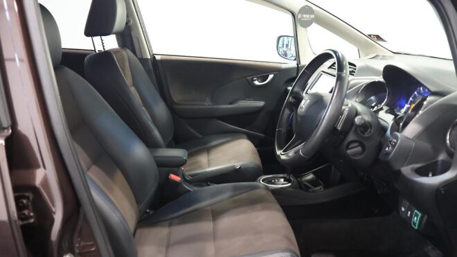 2013 Honda Fit Hybrid, Half Leather, Heated Seats, High Spec image 307228