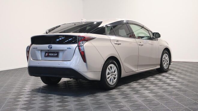 2018 Toyota Prius S SAFETY PLUS image 304226