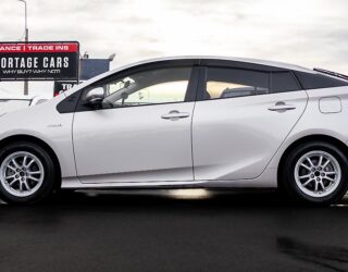 2016 Toyota Prius S model, cruise control, reverse camera image 303418