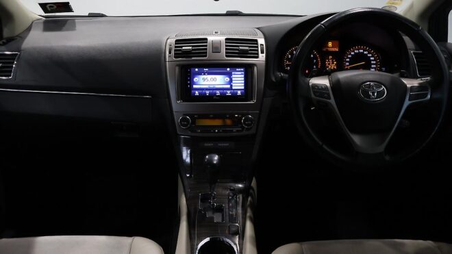 2013 Toyota Avensis Wagon Li image 304953