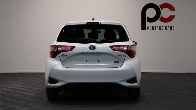 2017 Toyota Vitz Hybrid Jewela image 304029