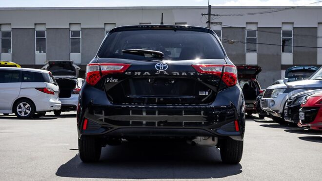 2017 Toyota Vitz Hybrid U spec , Reverse camera, Cruise control image 306528