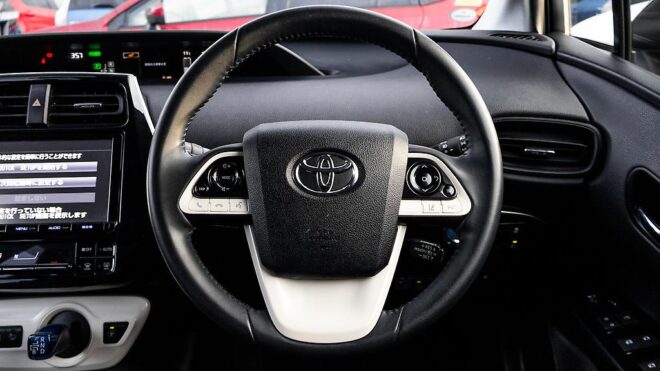 2016 Toyota Prius S model, cruise control, reverse camera image 303429
