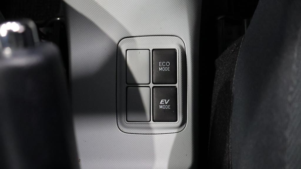 2012 Toyota Aqua S Model, Push Start, Reverse Camera image 306310