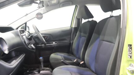 2018 Toyota Aqua S Model, Push Start, Lane Departure Warning – Auto Headlights image 304175