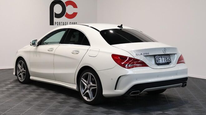 2015 Mercedes-benz Cla 250 AMG Line, Half Leather, Low KMS image 303685