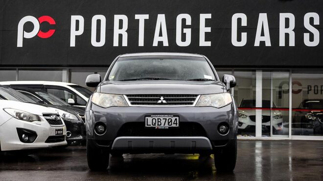 2007 Mitsubishi Outlander G Spec , 4WD 7 seater , Rockford Fosgate image 307812