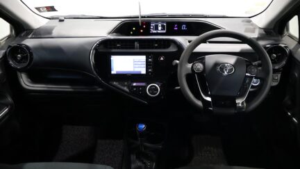 2018 Toyota Aqua S Model, Push Start, Lane Departure Warning – Auto Headlights image 304165