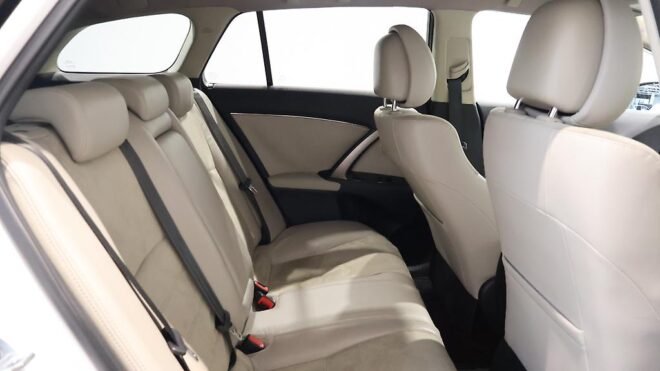 2013 Toyota Avensis Wagon Li image 304951