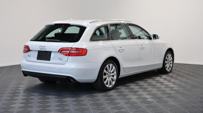 2012 Audi A4 Avant 2.0TFSI Quattro AWD image 304571