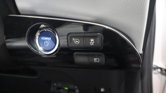 2018 Toyota Prius S SAFETY PLUS image 304233