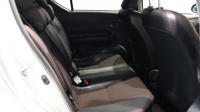 2015 Toyota Aqua Hybrid – X Urban, Push Start, Reverse Camera image 305335