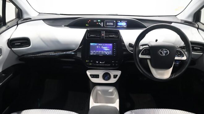 2018 Toyota Prius S SAFETY PLUS image 304230