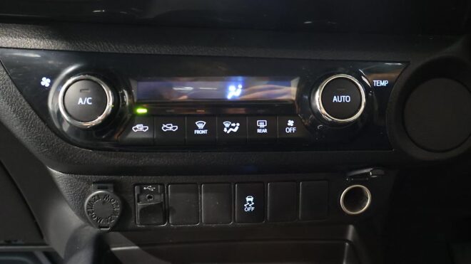 2016 Toyota Hilux SR5 TD DC 2.8D/6AT/U image 307520