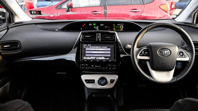 2016 Toyota Prius S model, cruise control, reverse camera image 303421