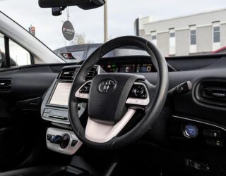 2016 Toyota Prius S model, cruise control, reverse camera image 303426