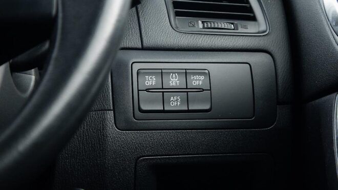 2013 Mazda Cx-5 20S Skyactiv Black wheels , Tints image 316140