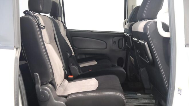 2014 Nissan Serena Hybrid Rider Black Line image 307670